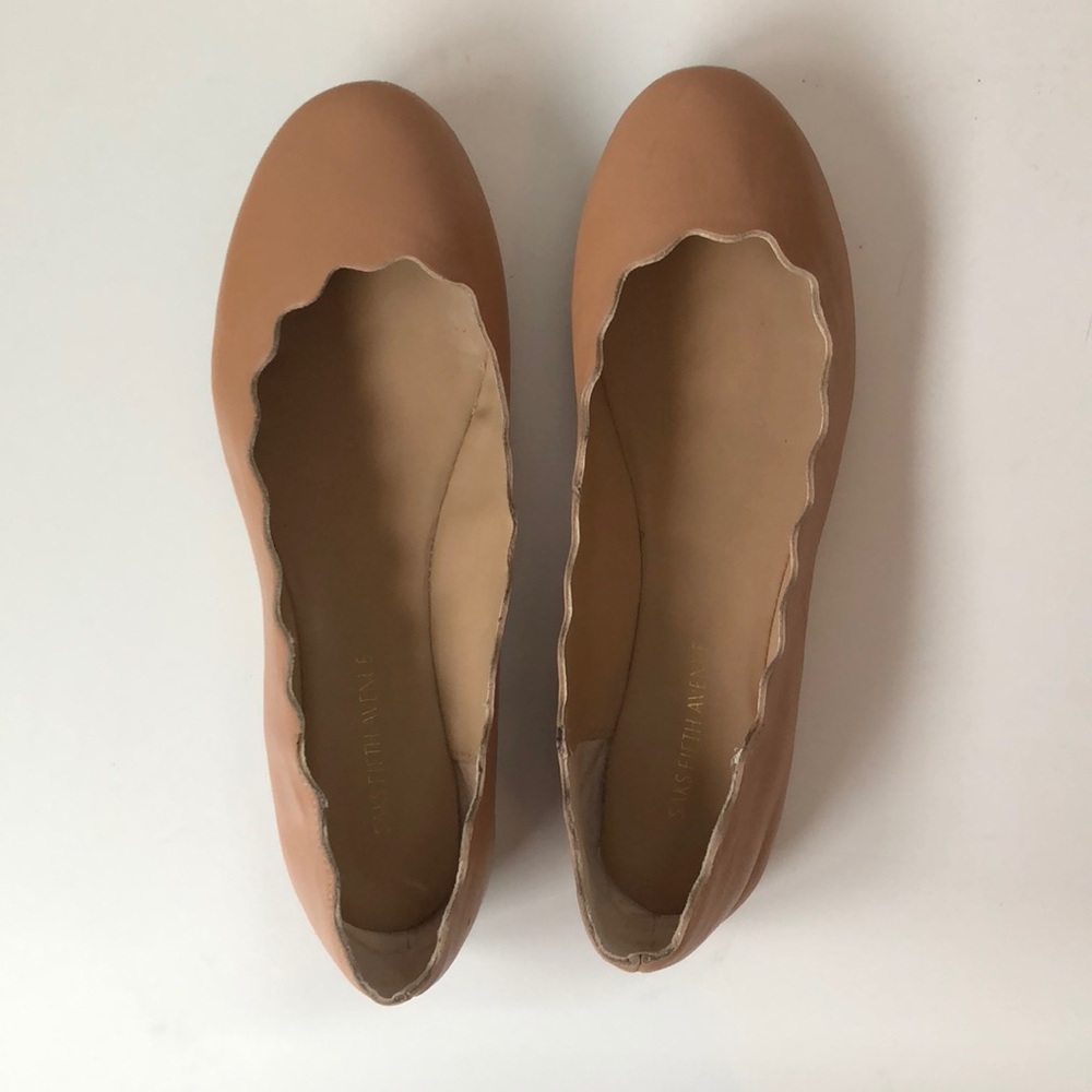 Saks Fifth Avenue nude scalloped ballet flats 5